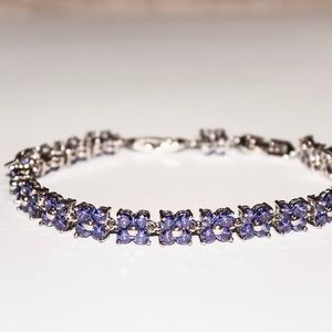 𝒫𝑢𝑟𝑝𝑙𝑒 ℱ𝑙𝑜𝑤𝑒𝑟 ℬ𝑟𝑎𝑐𝑒𝑙𝑒𝑡